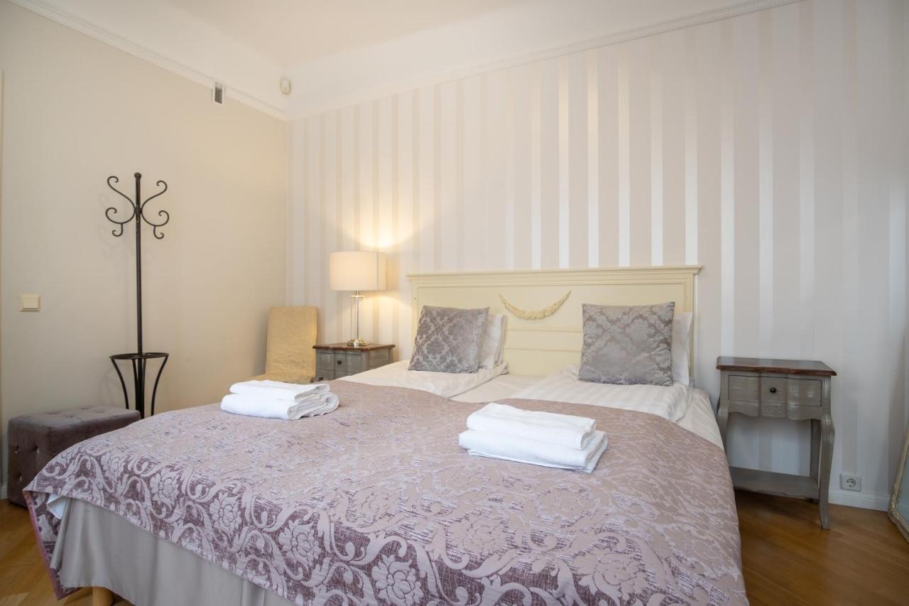 Dream Stay - Historical 3-Bedroom Apartment With Sauna & Fireplace Tallinn Buitenkant foto